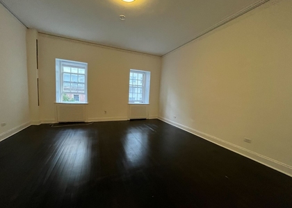 Studio in Upper East Side - Photo 1
