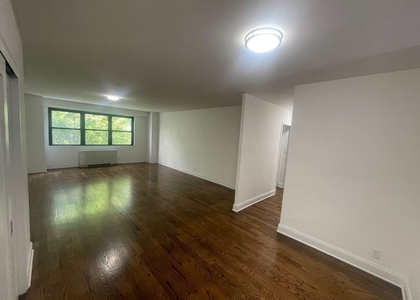 2 Bedroom in Upper East Side - Photo 1