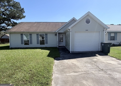 308 Lakeview Drive - Photo 1