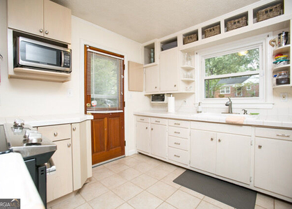 3323 Victoria Street - Photo 1