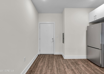 521 Lake Avenue - Photo 1