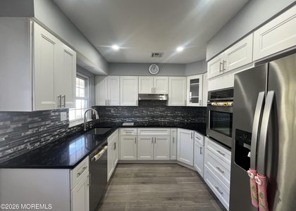 1023b Shetland Drive - Photo 1