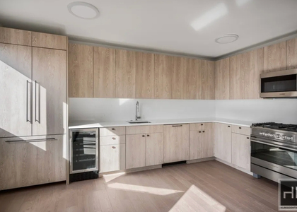 East 72nd Street - Photo 1