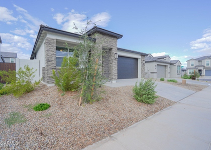 24192 W Hacienda Avenue - Photo 1