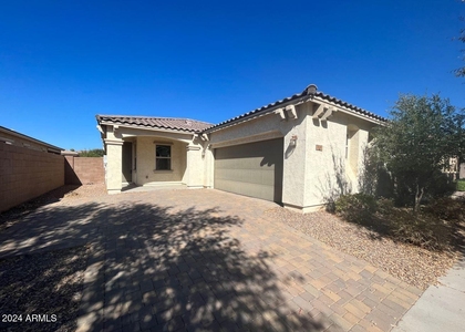 3120 E Patrick Street - Photo 1
