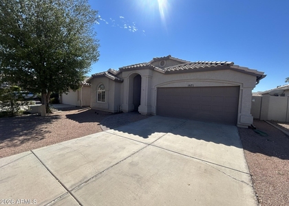 1671 W Princeton Avenue - Photo 1