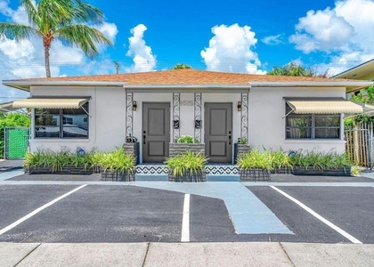 1615 S Federal Highway - Photo 1