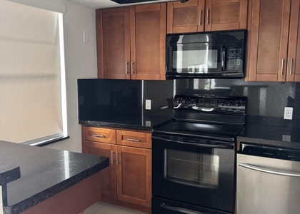 340 Nw 19th Street - Photo 1