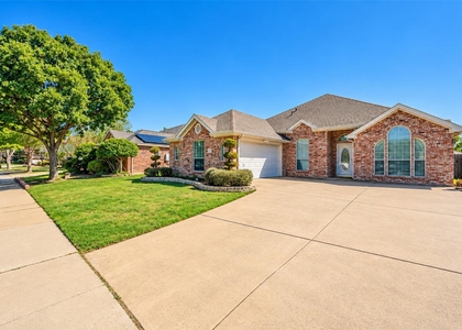 5121 Yaupon Drive - Photo 1