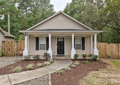 1233 Calhoun Street - Photo 1
