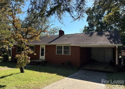 805 E Iredell Avenue - Photo 1