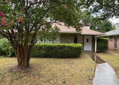 715 Oakwood Lane - Photo 1
