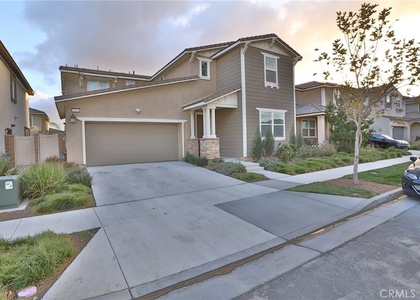 3144 E Yellowstone - Photo 1