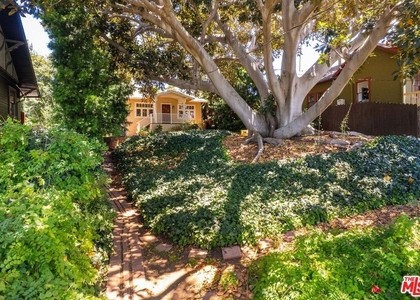 1336 Edgecliffe Drive - Photo 1