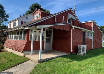 113 W Canal Street - Photo 1