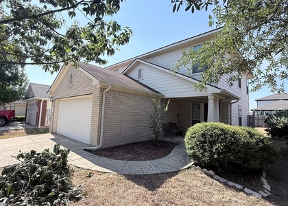 7821 Tee Dr - Photo 1