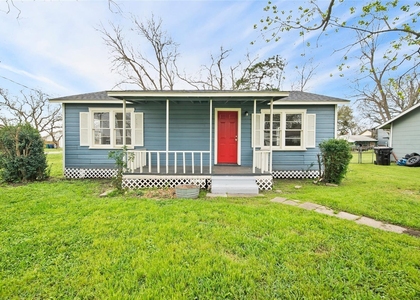 234 E Texas Street - Photo 1