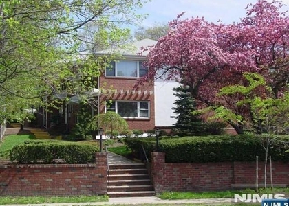 431 Grand - Photo 1
