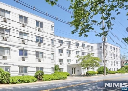 333 Grand - Photo 1