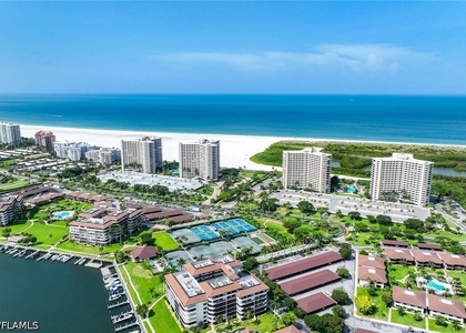 320 Seaview Court - Photo 1