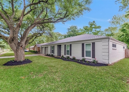 5610 Duxbury Street - Photo 1