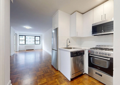 East 56 Street - Photo 1