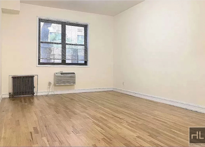 East 74 Street - Photo 1