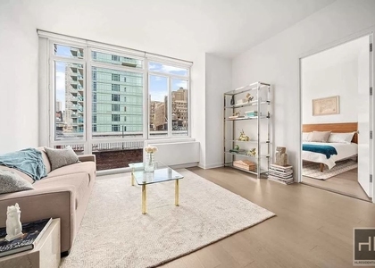 Fifth Avenue - Photo 1