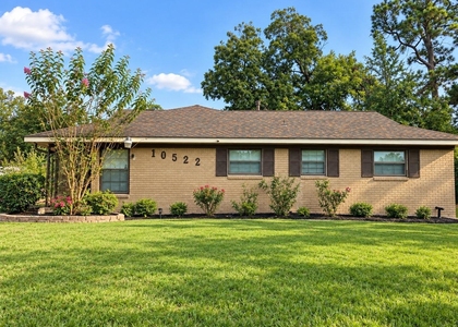 10522 Royal Oaks Drive - Photo 1