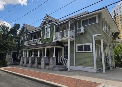 212 W Beach Place - Photo 1
