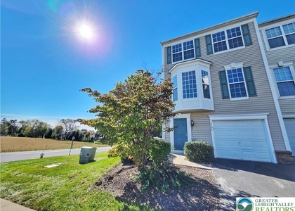5293 Chandler Way - Photo 1