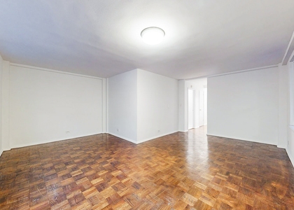 East 55th Street - Photo 1
