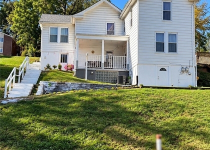 61 Pointview Rd Unit A - Photo 1