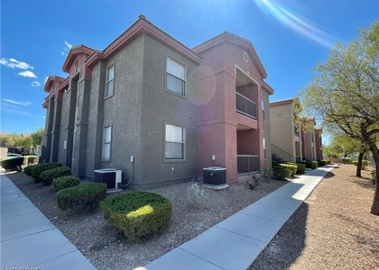 8000 Badura Avenue - Photo 1