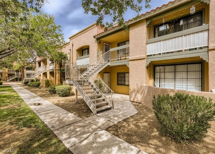 5146 S Jones Boulevard - Photo 1