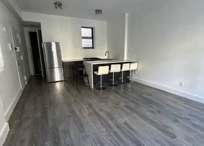 726 Dekalb ave brooklyn - Photo 1