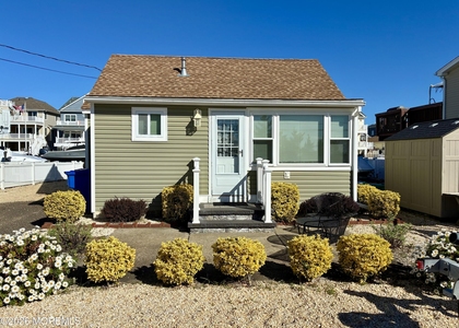 3456 Jefferson Avenue - Photo 1