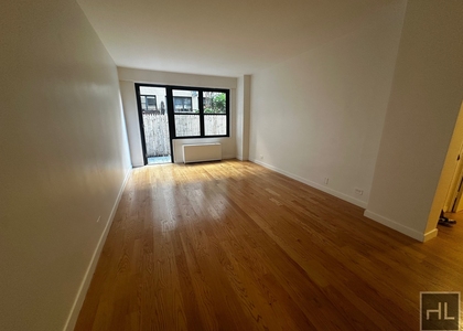 East 49 Street - Photo 1