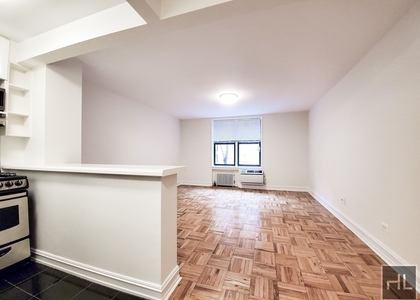 West 16 Street - Photo 1