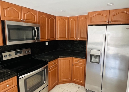 10710 Nw 7th Street - Photo 1