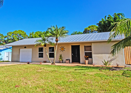 8804 Se Jardin Street - Photo 1