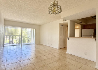 1500 Se Royal Green Circle - Photo 1