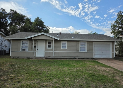 2909 S 27th Street - Photo 1