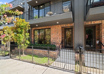 160 W Canty Street - Photo 1