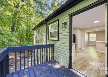 909 Carolina Avenue - Photo 1