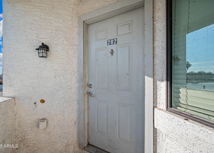 3065 N 67th Avenue - Photo 1