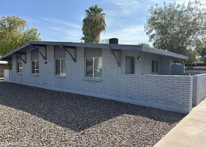 2025 S Forest Avenue - Photo 1