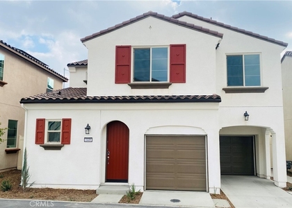 1449 E Laurelwood Drive - Photo 1