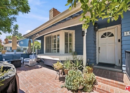 18721 Hatteras Street - Photo 1
