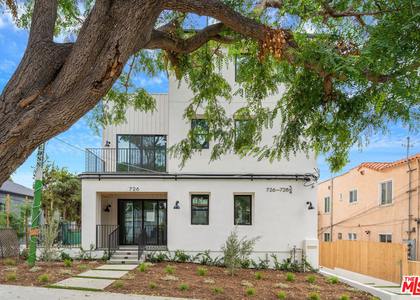 728 3/4 Robinson Street - Photo 1
